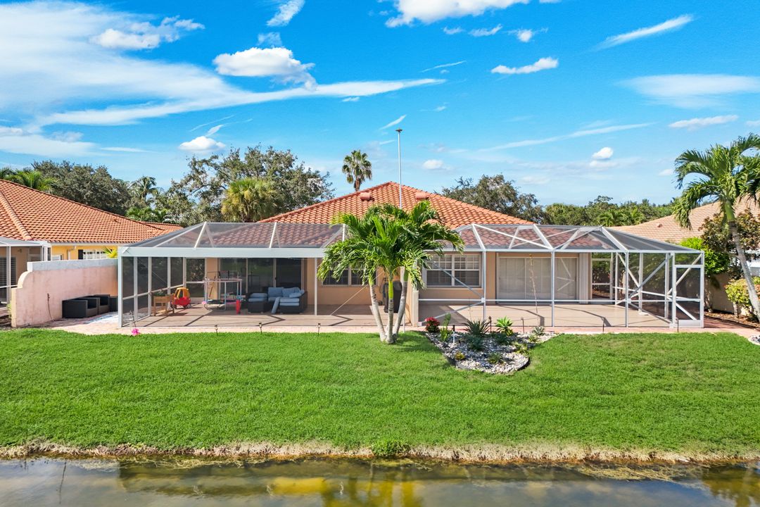 5808 Drummond Way, Naples, FL 34119