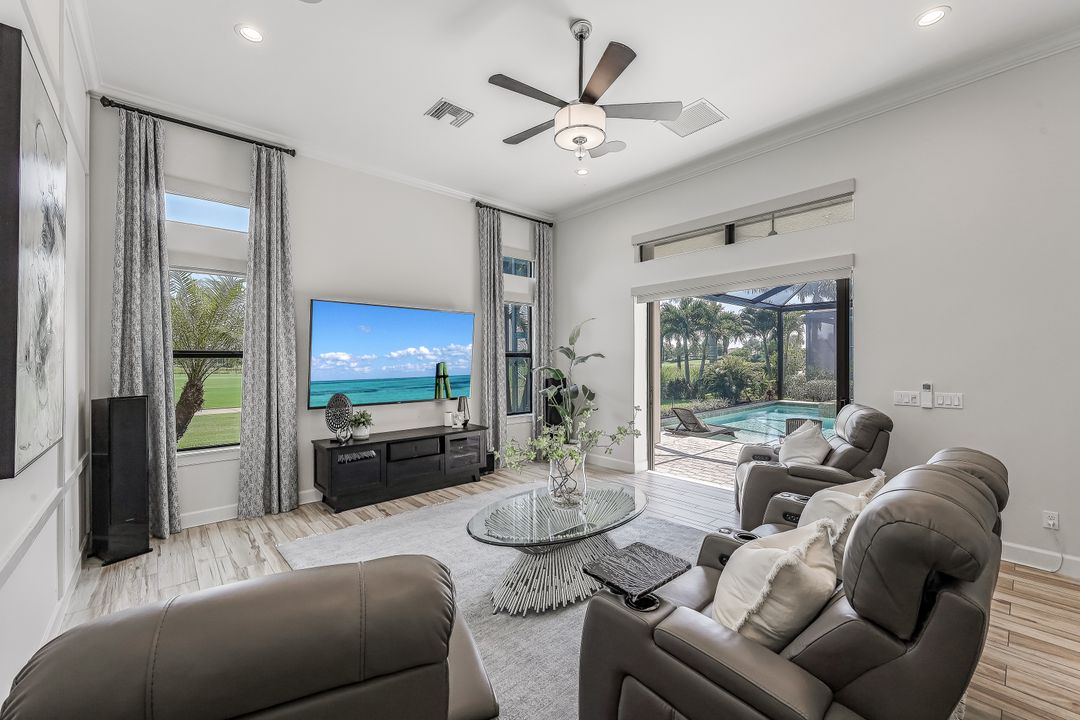 9071 Sorreno Ct, Naples, FL 34119