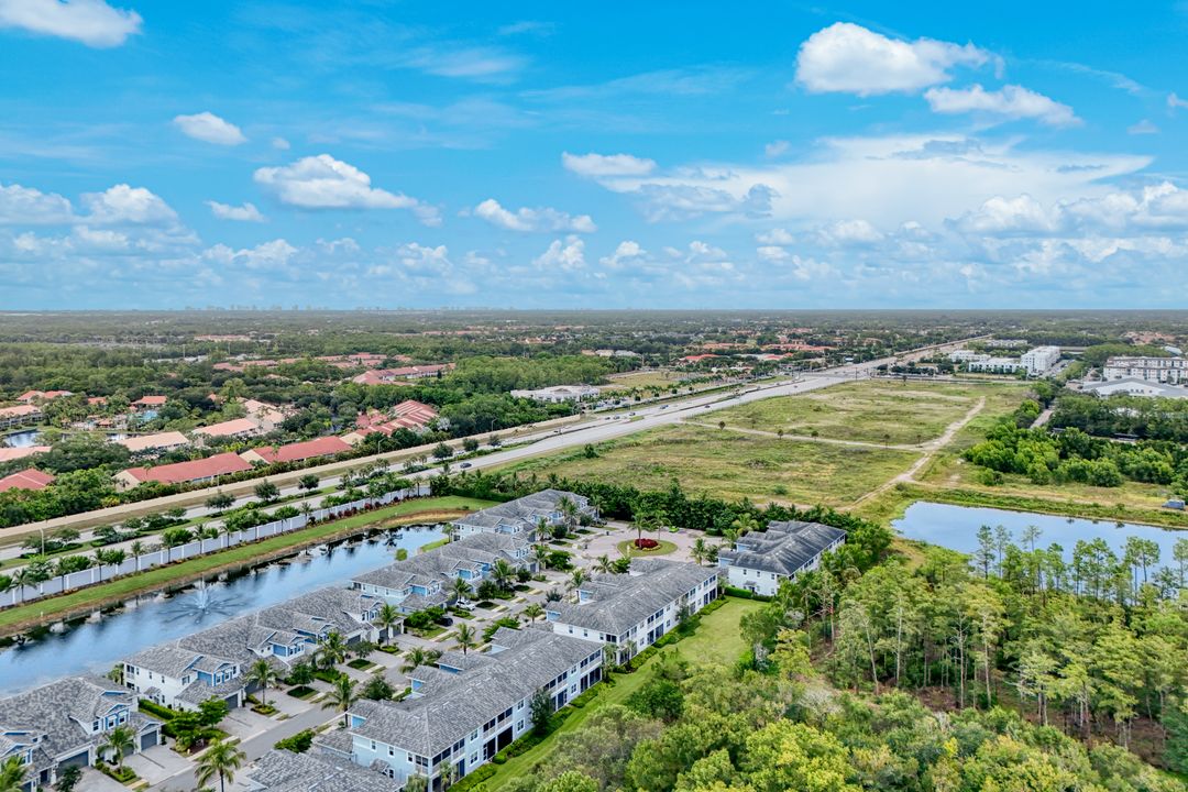 2542 Seychelles Dr #702, Naples, FL 34112