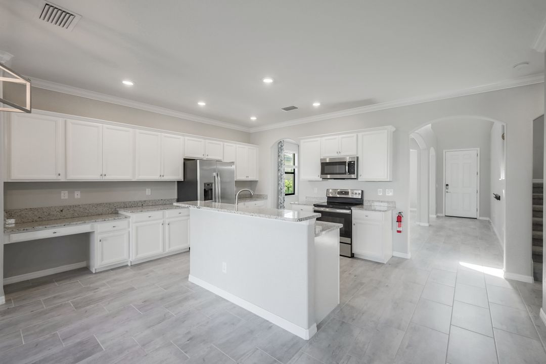 14453 Vindel Cir, Fort Myers, FL 33905