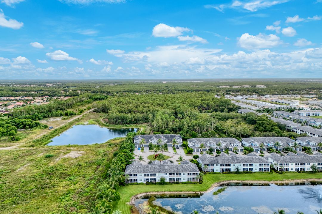 2542 Seychelles Dr #702, Naples, FL 34112