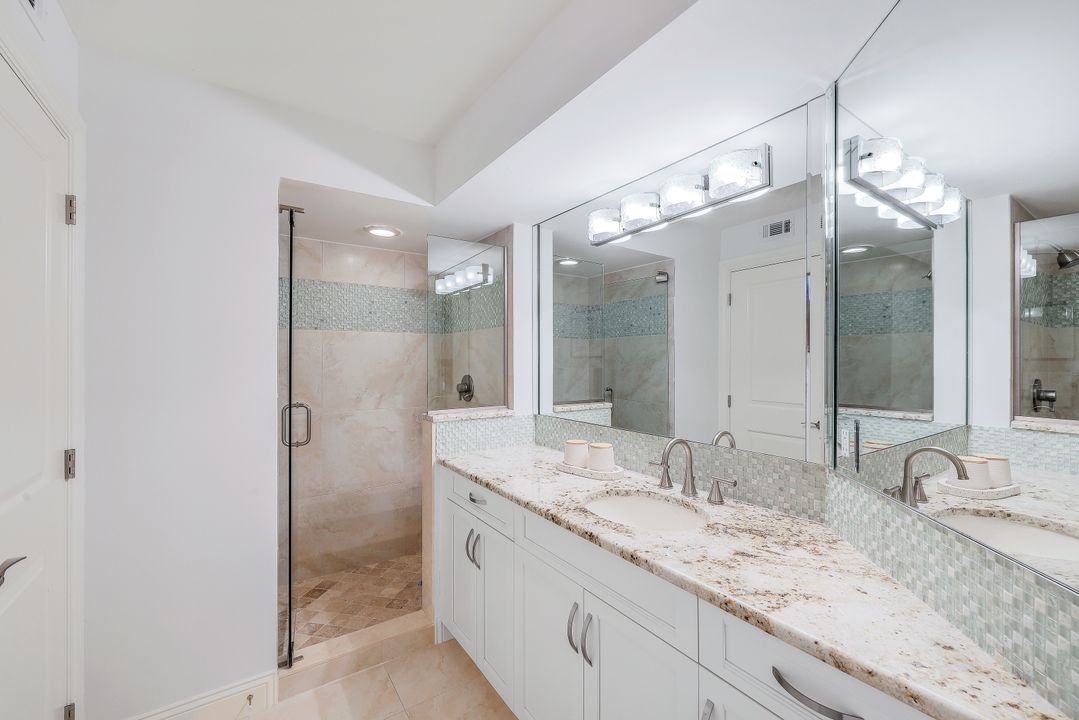 4551 Gulf Shore Blvd N  #301, Naples, FL 34103