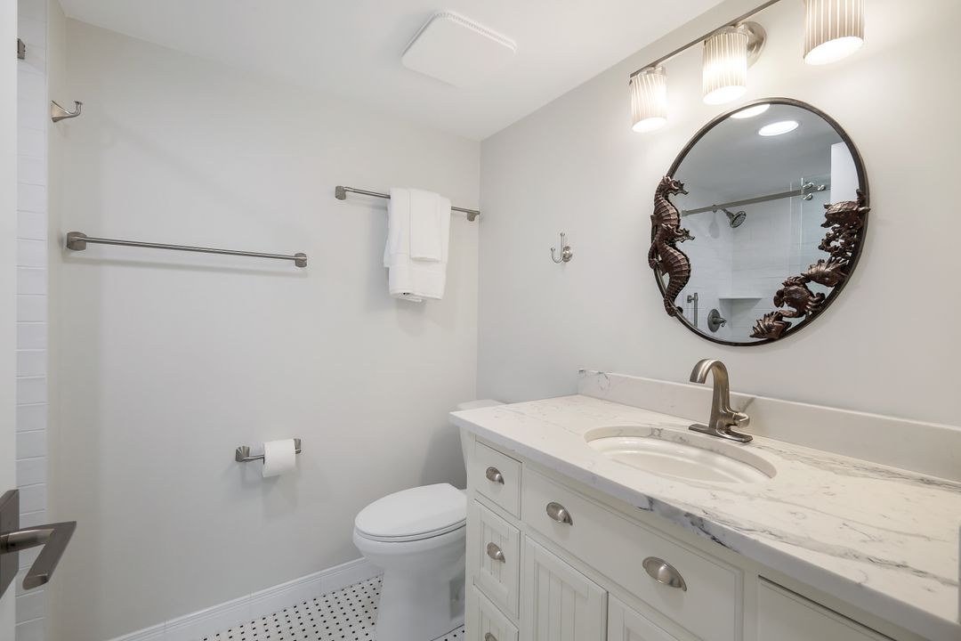 1910 Gulf Shore Blvd N #207, Naples, FL 34102