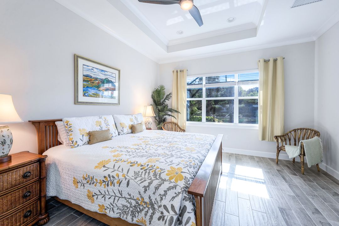 5879 Haiti Dr, Naples, FL 34112