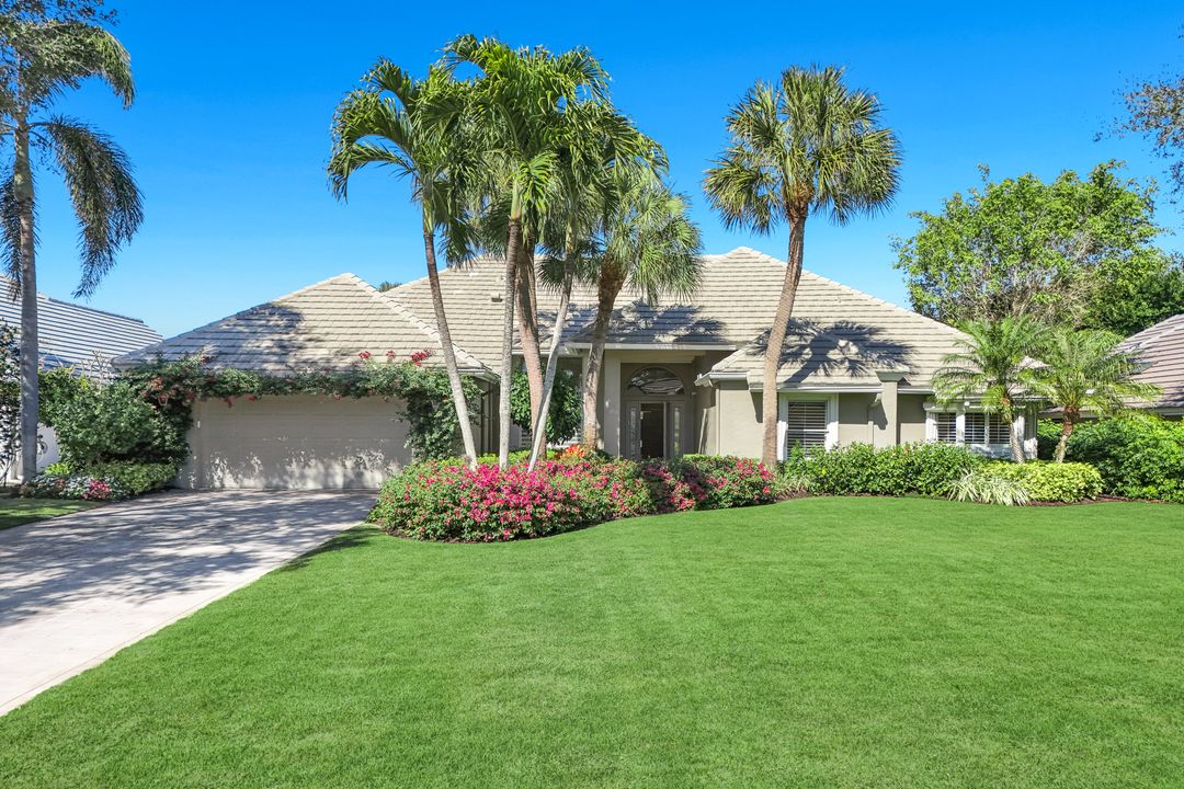 717 Pine Creek Ln, Naples, FL 34108