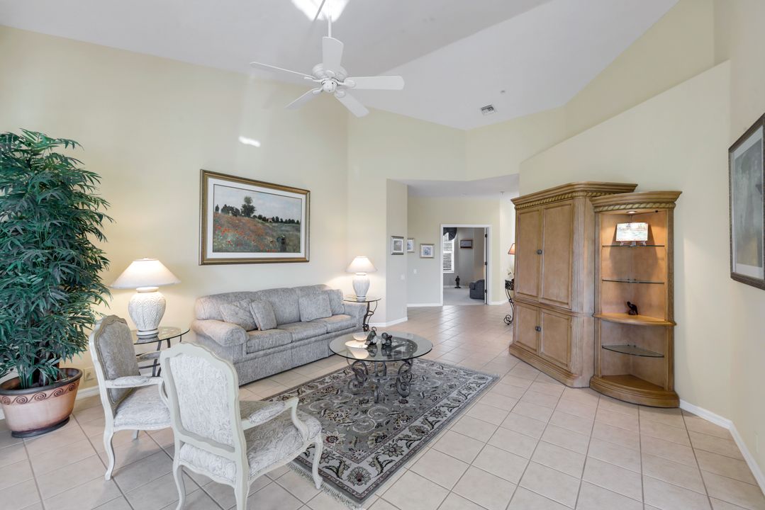 8470 Danbury Blvd #201, Naples, FL 34120