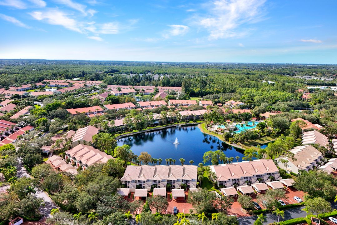 2372 Hidden Lake Dr #08, Naples, FL 34112