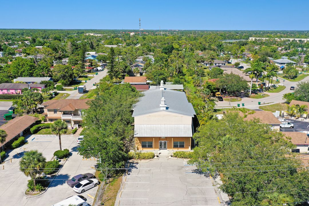 11387 Tamiami Trail E, Naples, FL 34113