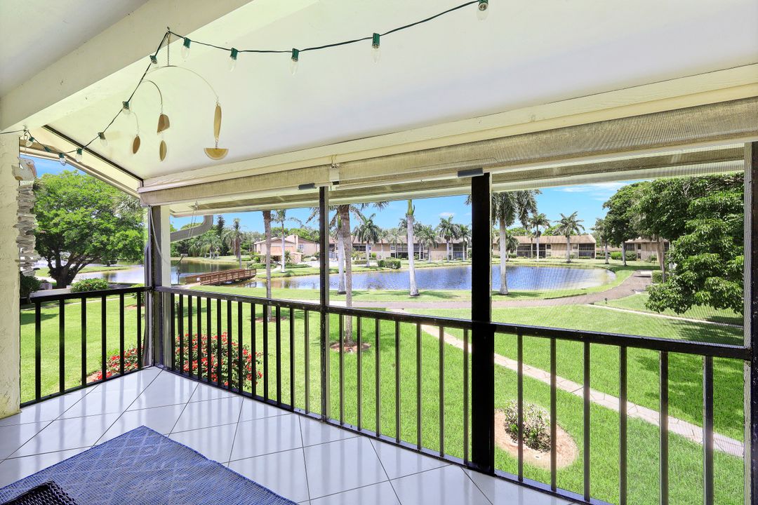 195 Cypress Way E #9, Naples, FL 34110