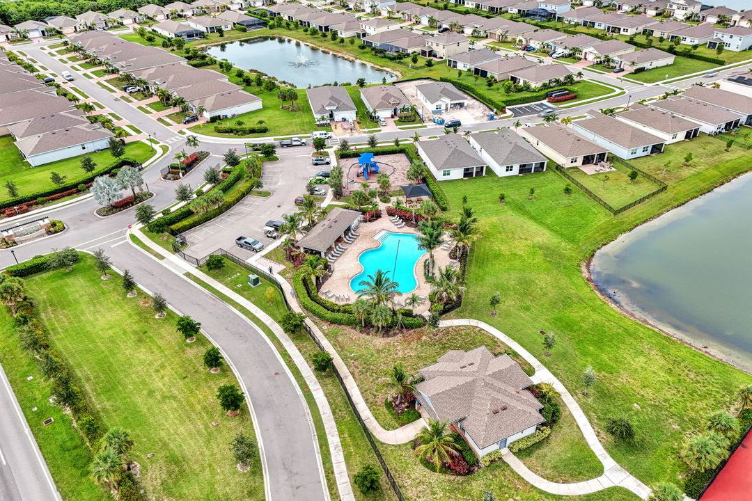 447 Spg Hl Lk Lp, Cape Coral, FL 33993