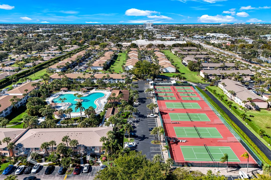 4240 Jack Frost Ct #6, Naples, FL 34112