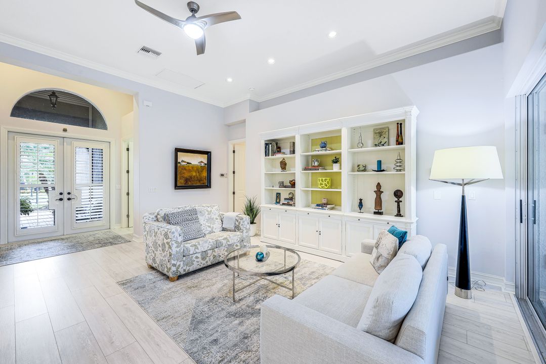 6053 Dogleg Dr, Naples, FL 34113