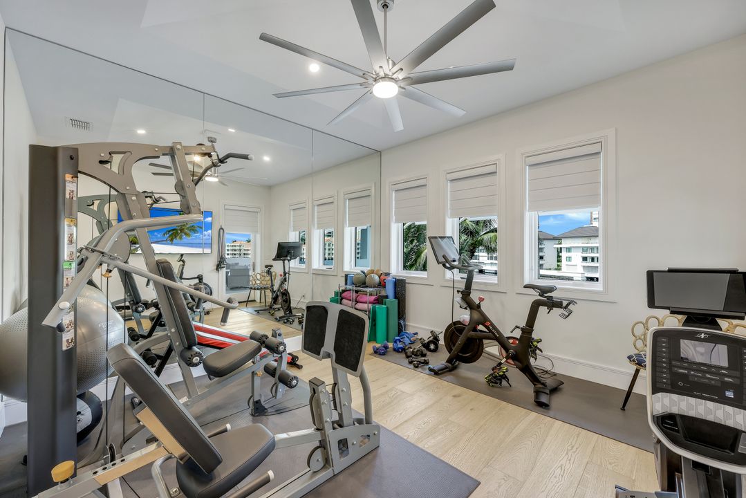 309 Neapolitan Way, Naples, FL 34103