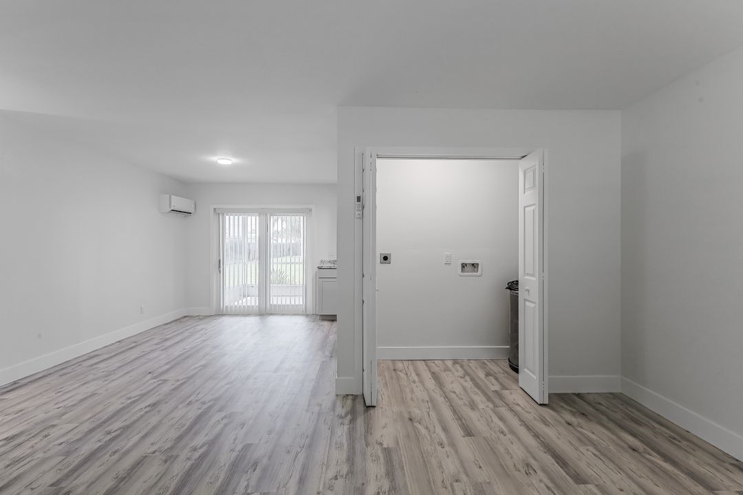 4906 York St, Cape Coral, FL 33904