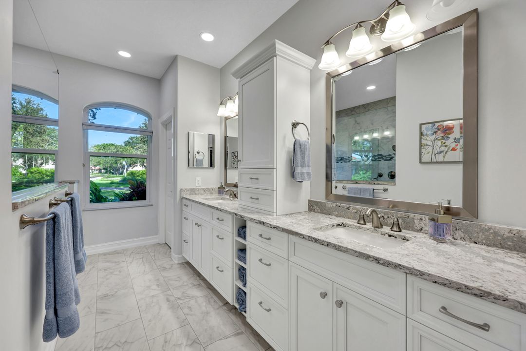 25011 Goldcrest Dr, Bonita Springs, FL 34134