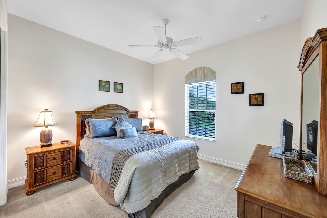 6172 Dogleg Dr, Naples, FL 34113