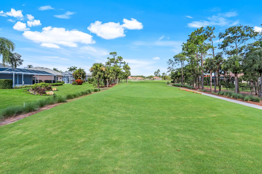 8397 Northhampton Ct, Naples, FL 34120