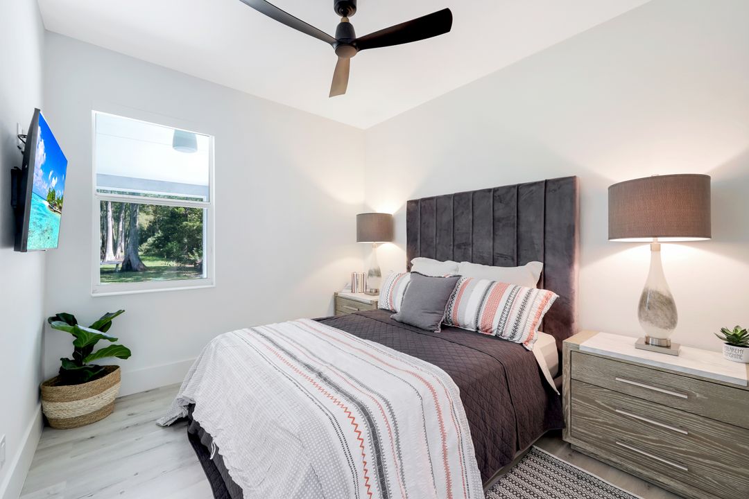 5995 Lancewood Way, Naples, FL 34116