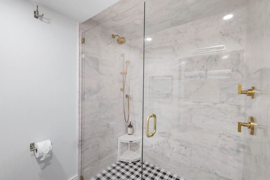 4041 Gulf Shore Blvd N #109, Naples, FL 34103