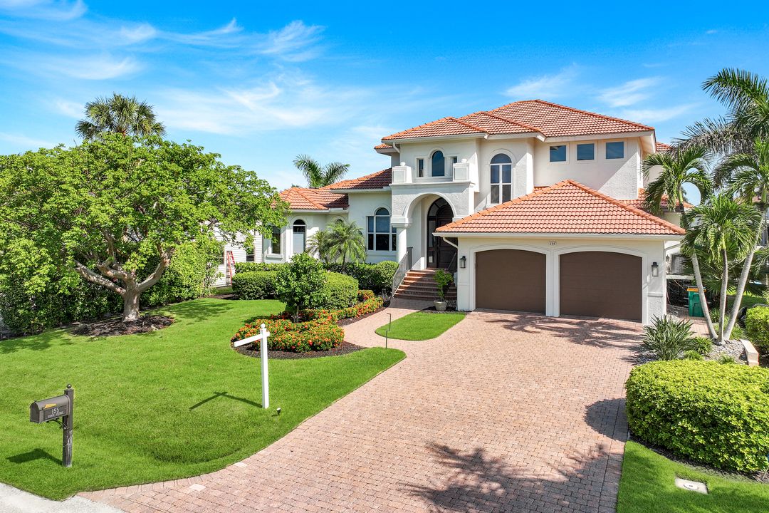 155 Heron Ave, Naples, FL 34108