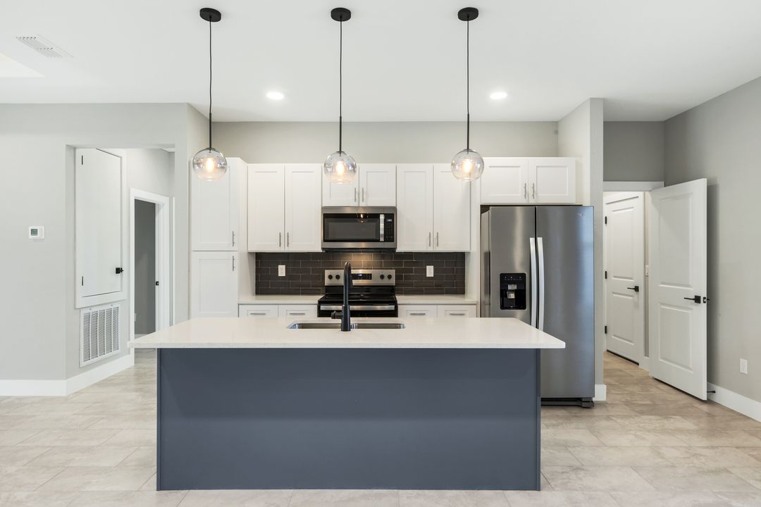 421 NE 19th Terrace, Cape Coral, FL 33909