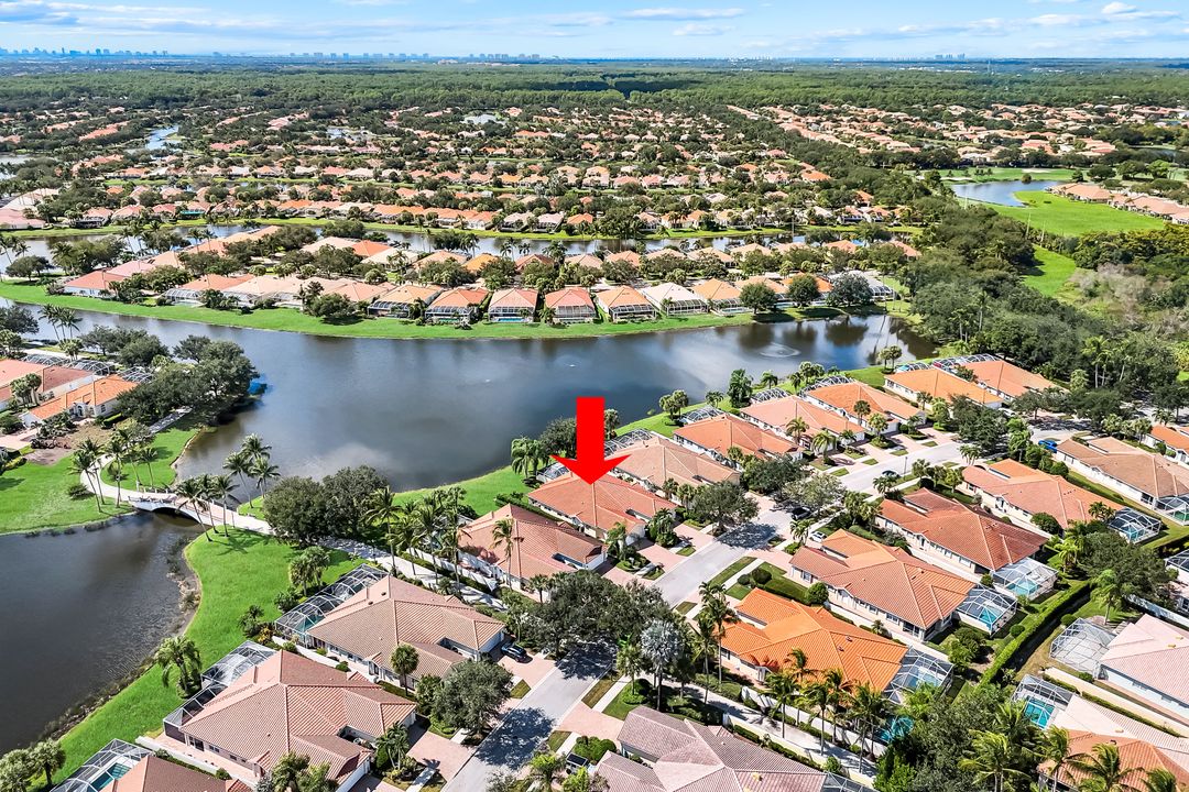 4251 Redonda Ln, Naples, FL 34119
