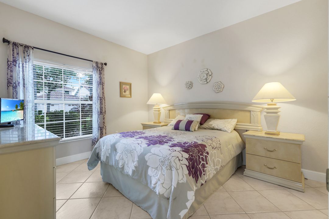 5650 Northboro Dr #102, Naples, FL 34110