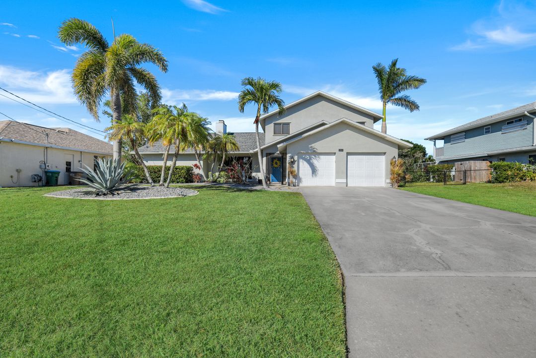 2215 SE 15th St, Cape Coral, FL 33990