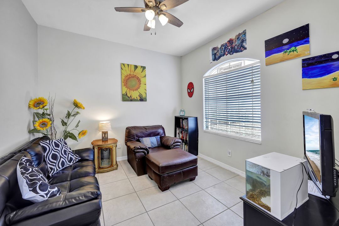 2525 39th Ave NE, Naples, FL 34120