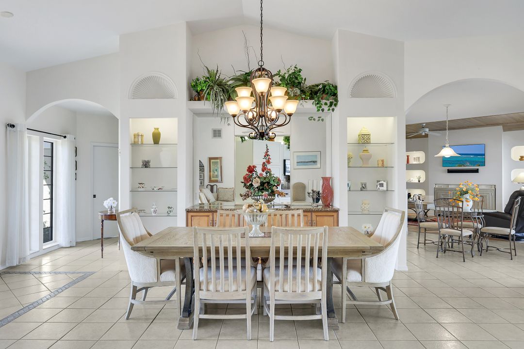 16111 Forest Oaks Dr, Fort Myers, FL 33908