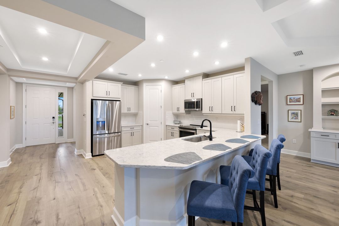 15261 Zeno Wy #102, Naples, FL 34114