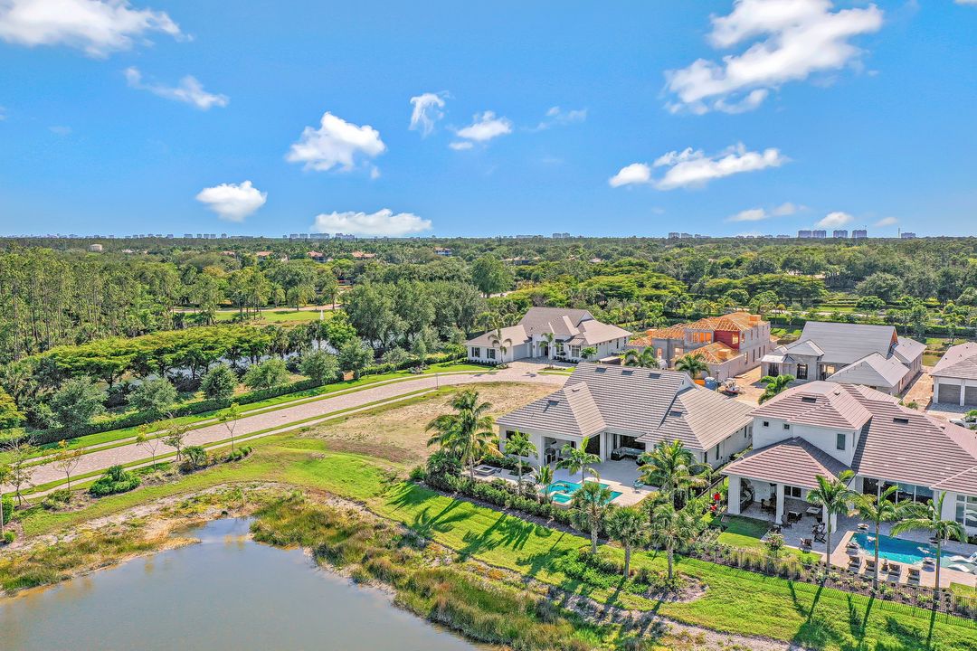 16724 Enclave Cir, Naples, FL 34110