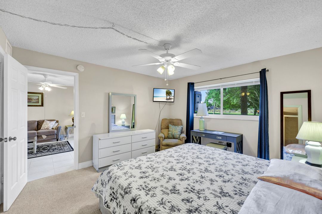 100 Forest Lakes Blvd #110, Naples, FL 34105