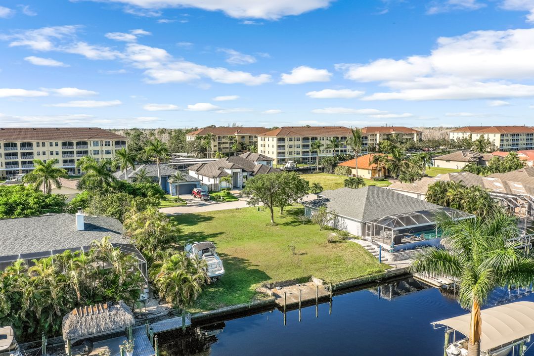 2055 Ottersrest Ln, Cape Coral, FL 33990