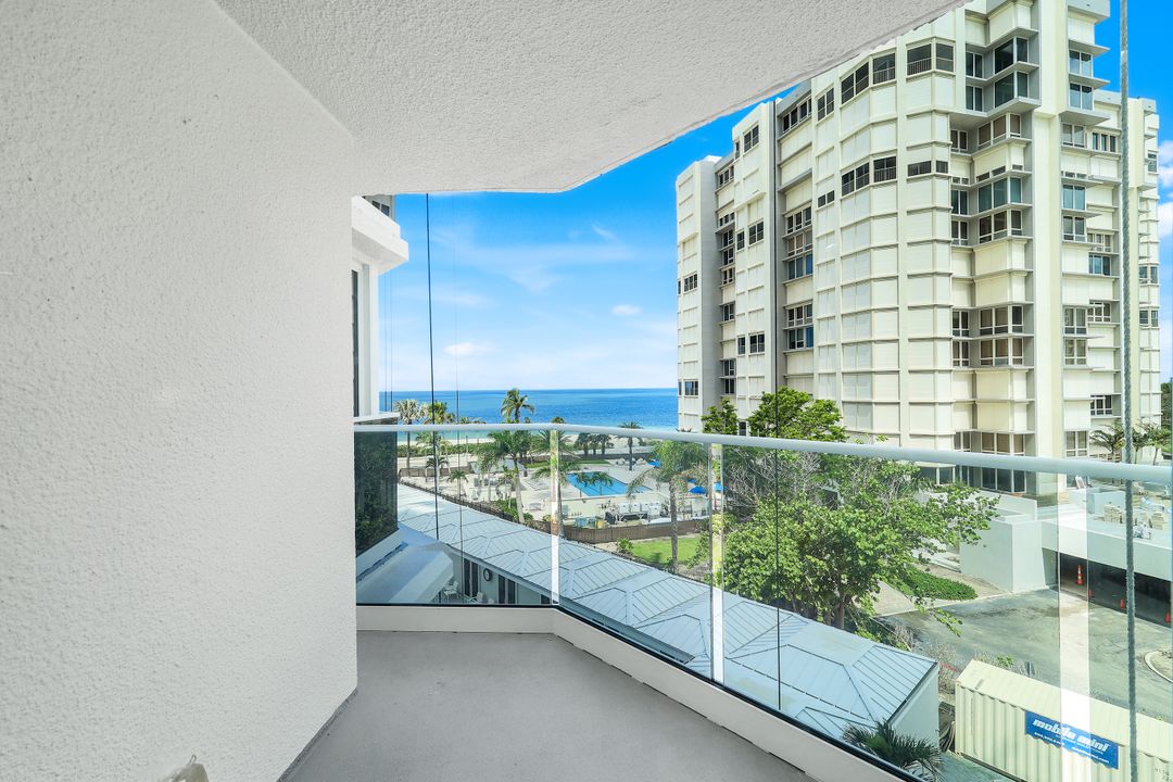 4041 Gulf Shore Blvd N #403, Naples, FL 34103