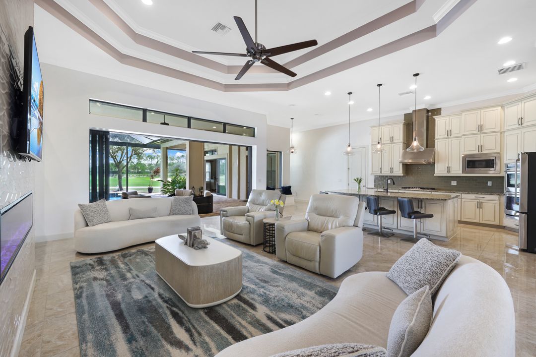 8678 Amour Ct, Naples, FL 34119