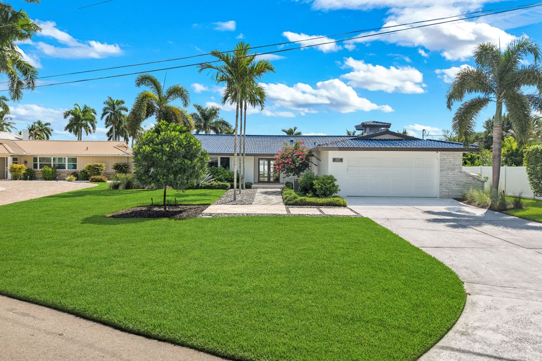 5327 Nautilus Dr, Cape Coral, FL 33904