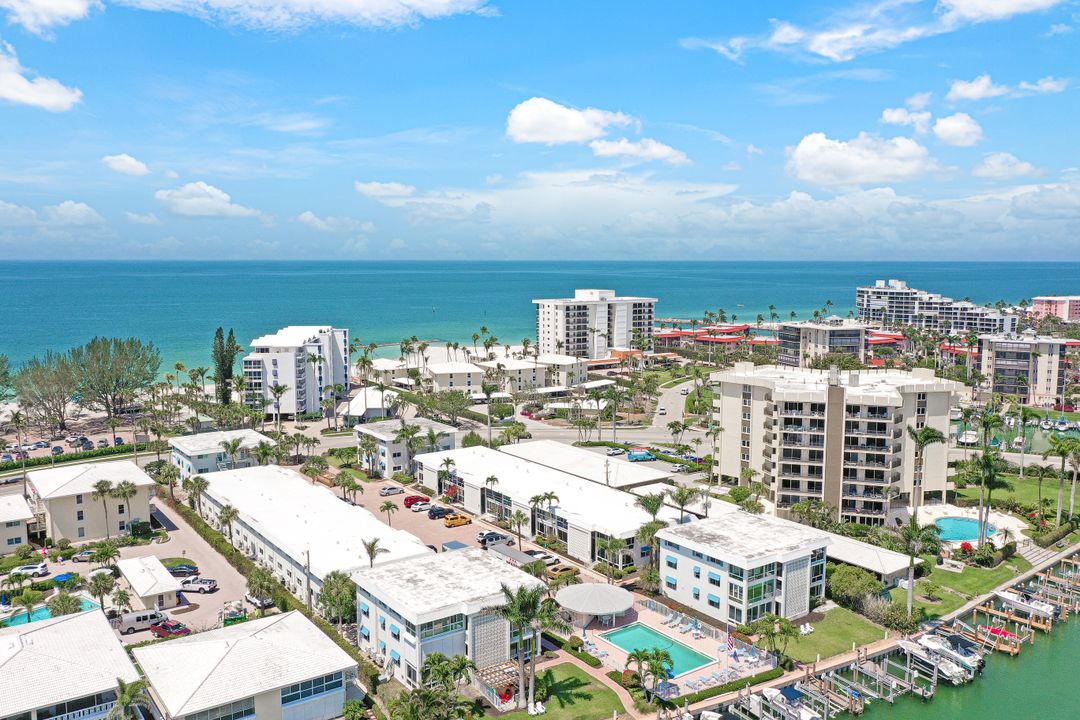 2100 Gulf Shore Blvd N #215, Naples, FL 34102