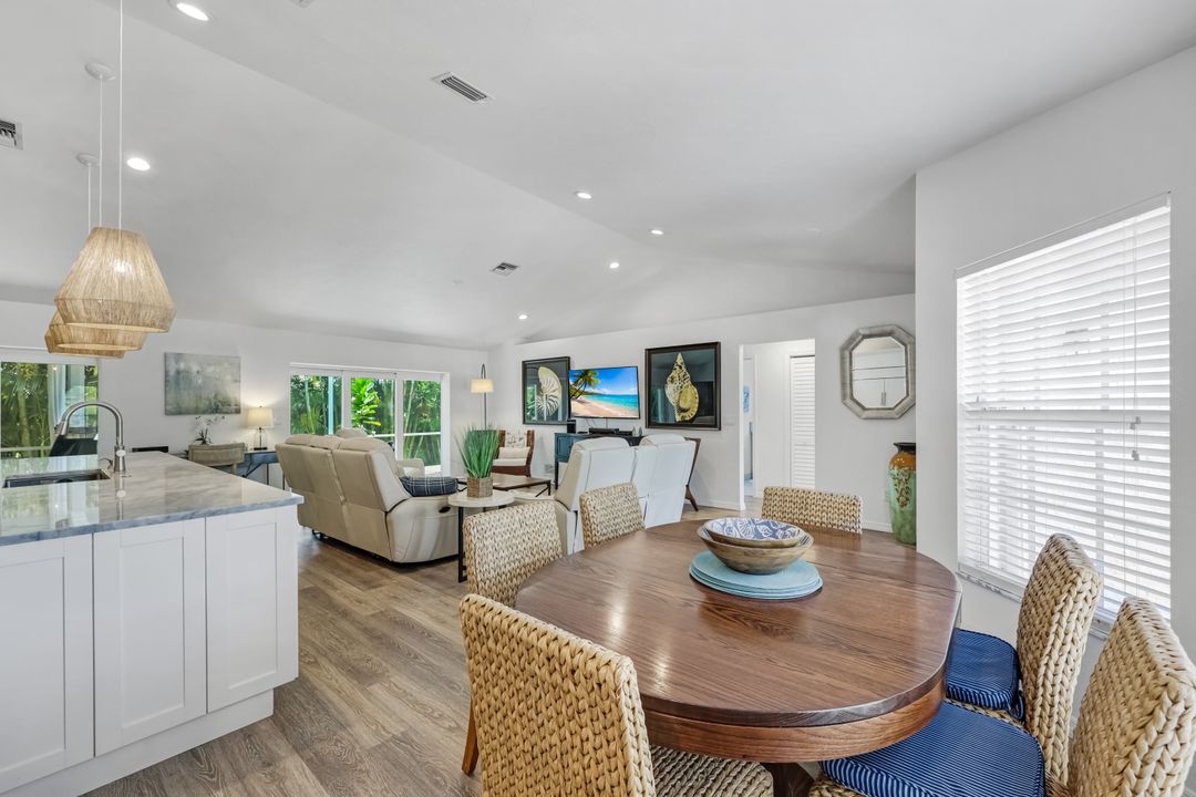 911 Ironwood Ct, Marco Island, FL 34145