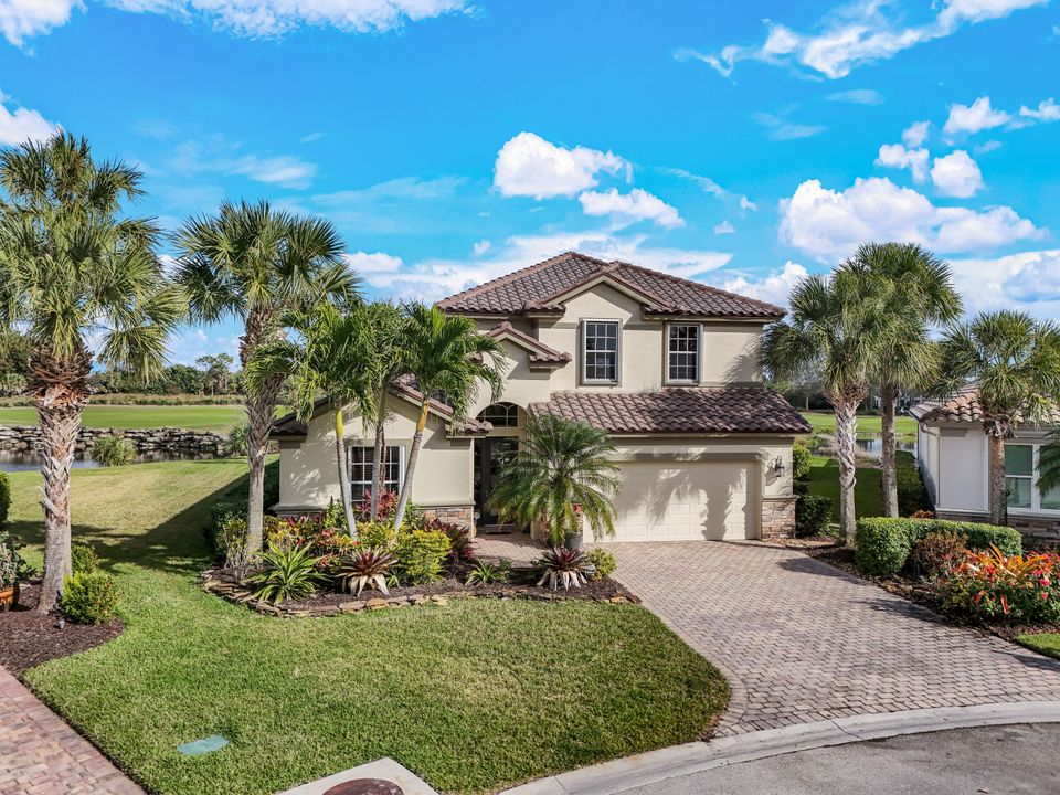 9175 Shale Ct, Naples, FL 34120