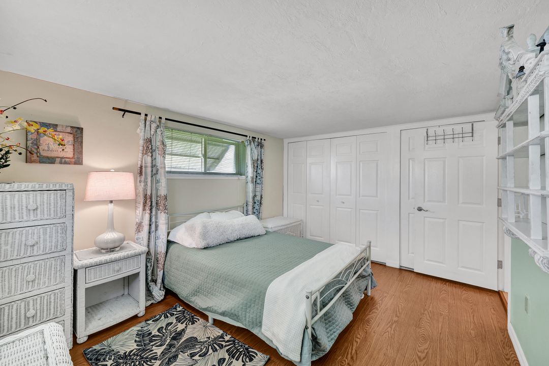 522 Menton Ln, Naples, FL 34112