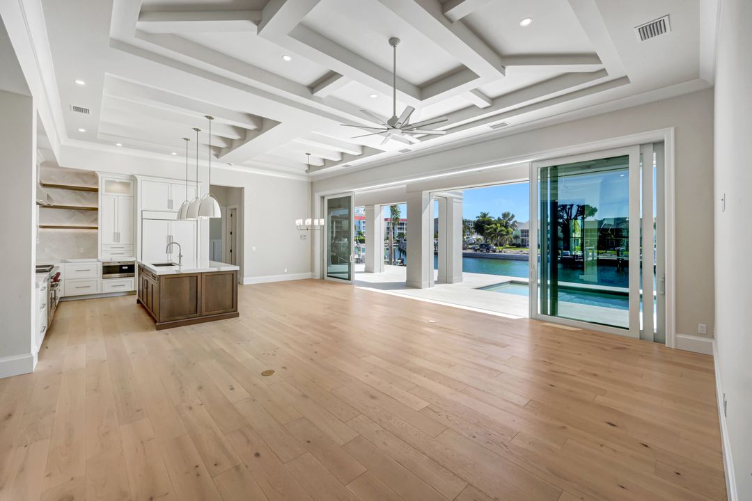 860 Banyan Ct, Marco Island, FL 34145