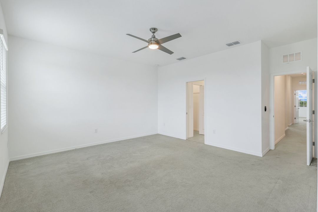2858 Blossom Wy, Naples, FL 34120