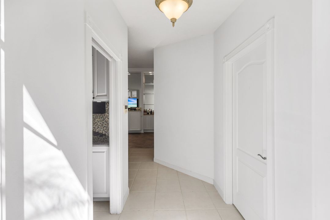 3025 Futuna Ln, Naples, FL 34119