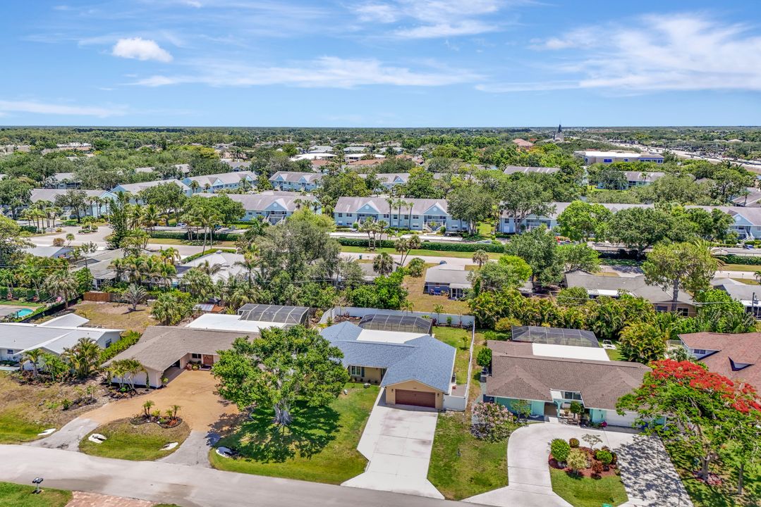 124 Flame Vine Dr, Naples, FL 34110