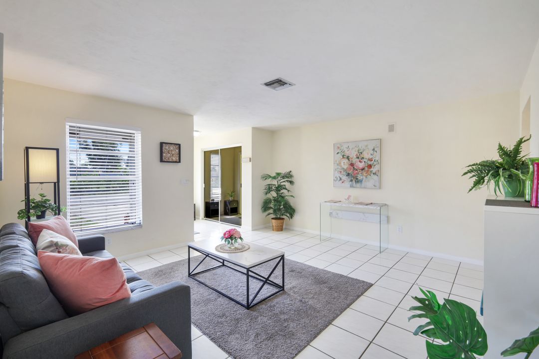 4587 Capri Dr, Naples, FL 34103