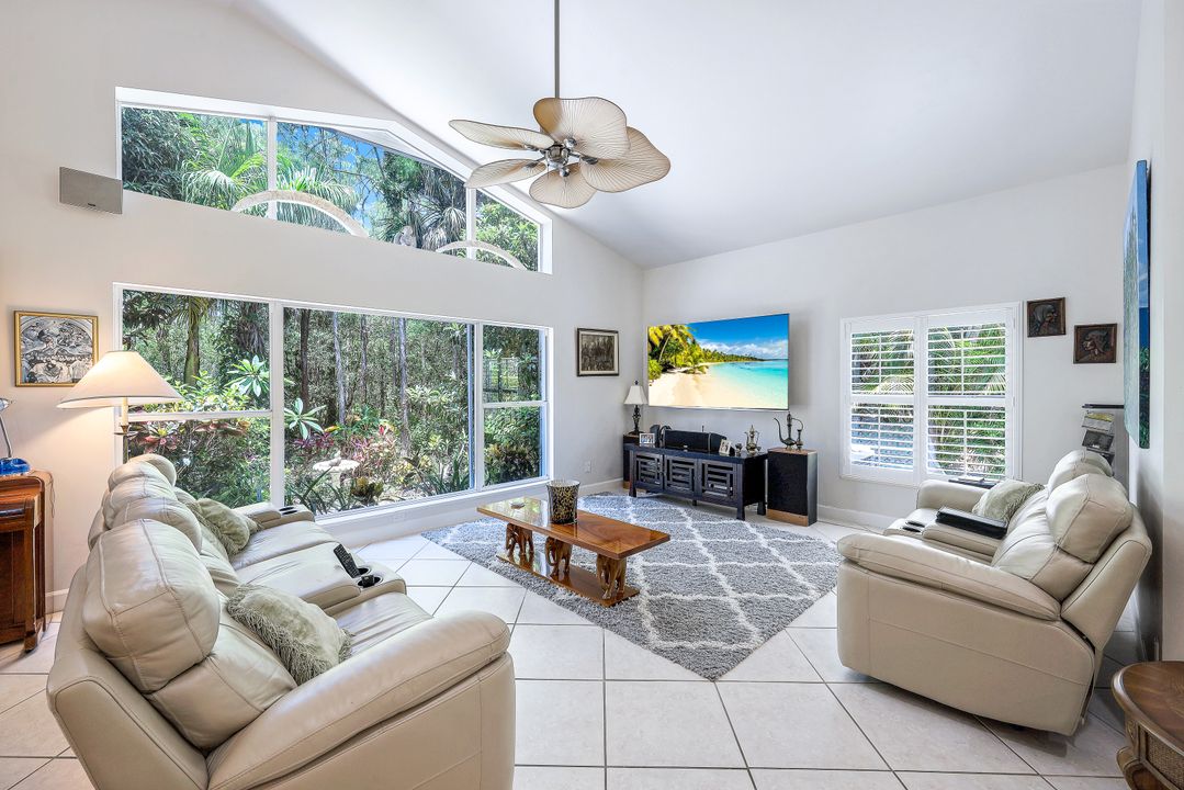 6689 Mill Run Rd, Naples, FL 34109