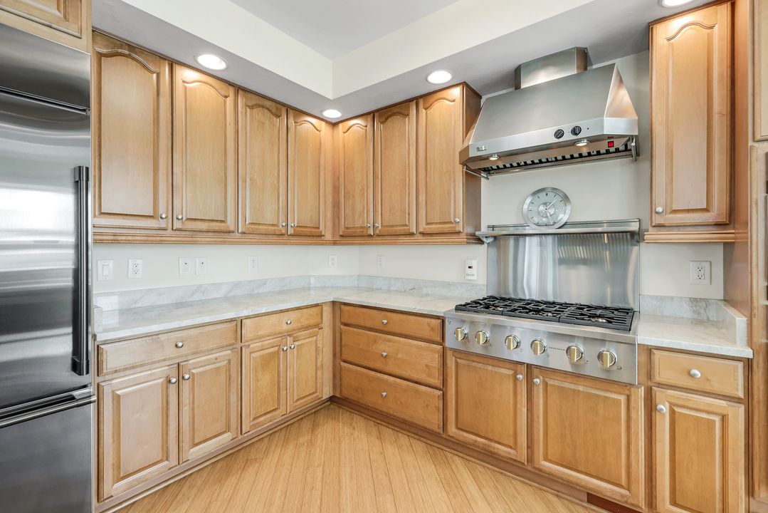 285 Grande Way #401, Naples, FL 34110