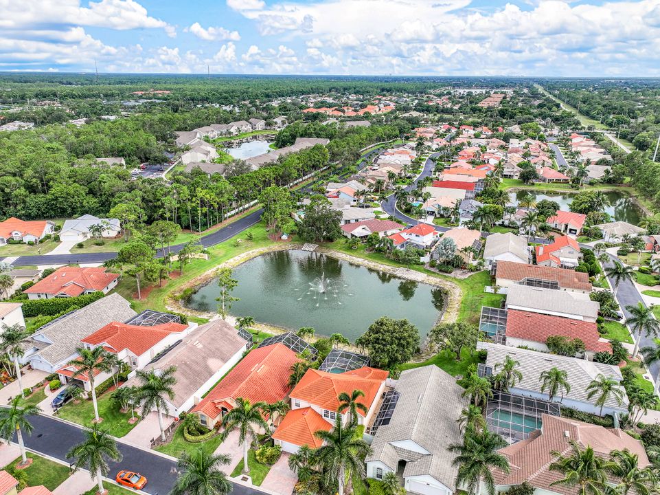 1082 Jardin Dr, Naples, FL 34104