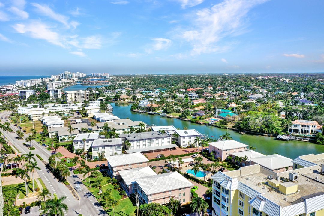 1910 Gulf Shore Blvd N, Naples, FL 34102